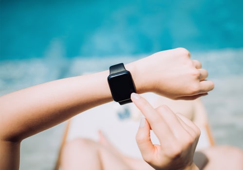 Can i use a fitness watch to track my workouts and progress?